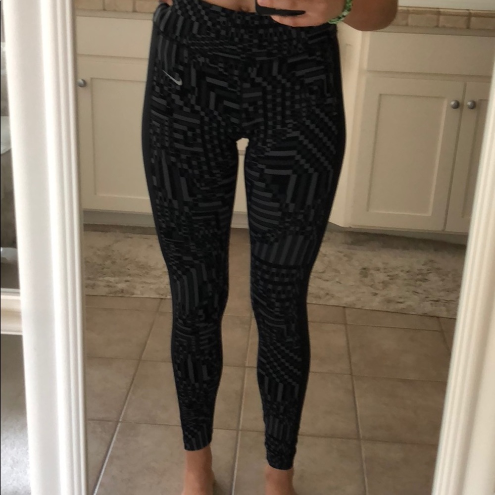 NIKE HIGH WAISTED FULL LENGTH PATTERNED LEGGINGS
